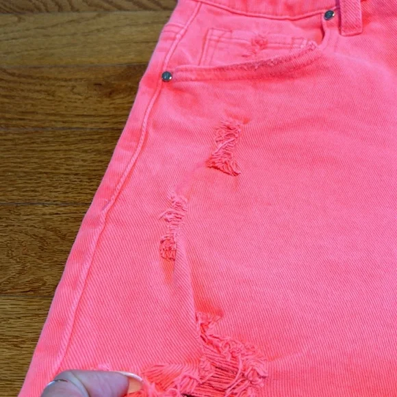 Wild Oak Boutique Jean Shorts size medium - Picture 11 of 11